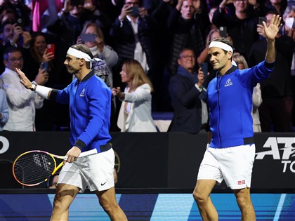 費德瑞網壇最終戰淚別 拉沃盃聯手納達爾惜敗