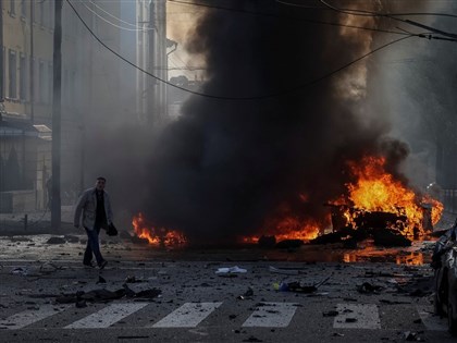 烏克蘭電網遭俄飛彈狂炸 當局籲節電加深嚴冬供斷疑慮