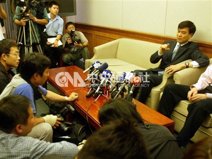 黃義交學養俱佳談笑風生 獲封宋楚瑜傳真機