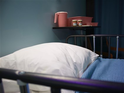 單週疫情顯著下降 隔離解套最快11月初討論