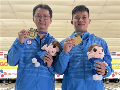 聽奧保齡球 謝盛福、陳建豪男子雙人賽摘金