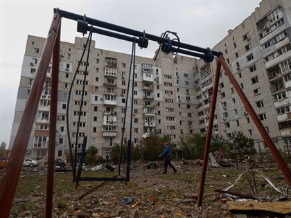 俄國入侵烏克蘭至今8個月 西方指俄欲藉口髒彈升級戰況