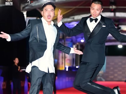 KID、坤達金鐘紅毯跳躍跟小鬼有關 復刻3年前致敬[影]