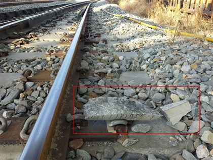 台鐵善化電車線斷落恢復雙線通行 影響逾2萬人次