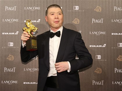 馮小剛刪光微博傳移居美國 中國社群祝福比罵聲多