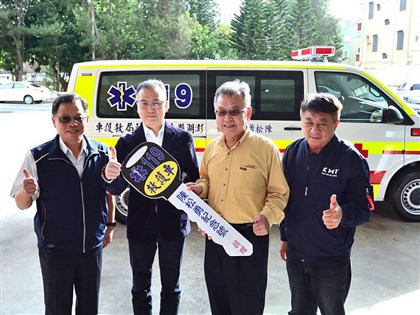 金馬影帝陳松勇遺愛 捐贈高階救護車給澎湖