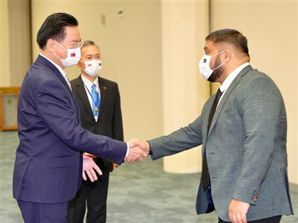 諾魯共和國總統昆洛斯率團抵台 展開參訪行程