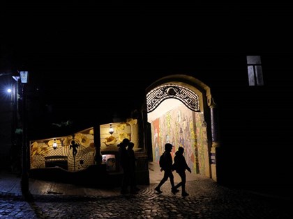 俄彈襲電廠千萬烏人摸黑 基輔：逐漸復電