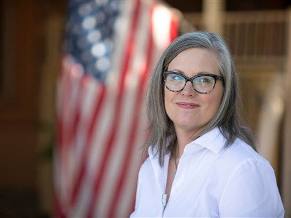 美國期中選舉12位女州長創新高 民主黨籍居多