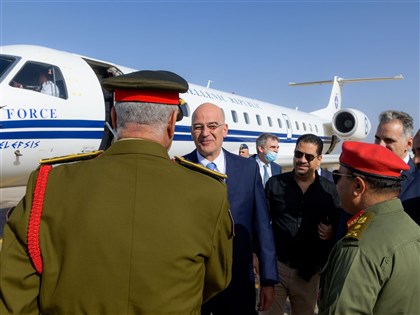 希臘外長訪利比亞首都 因外交齟齬拒絕下機即離去