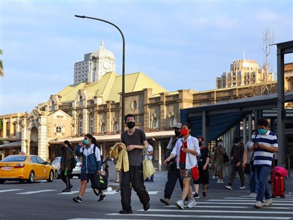 11/19本土1萬6514例 59死、138例中重症
