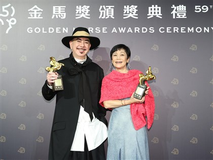 張艾嘉3奪影后獻獎給媽 黃秋生封帝樂喊終於摸到馬