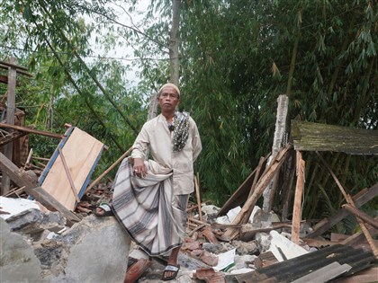 特派现场／印尼强震灾区房屋尽塌 居民寄托信仰盼重建家园