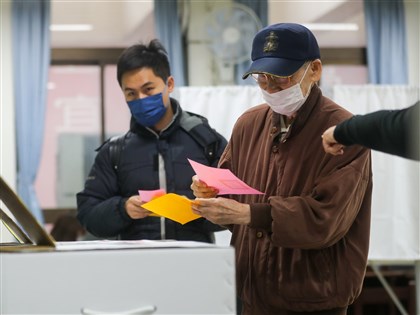 九合一大選併18歲公民權修憲複決 上午8時至下午4時投票