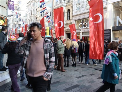 伊斯坦堡闹区爆炸伤亡惨店家照开 土耳其民族韧性难攻破