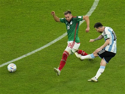 梅西进球加助攻 阿根廷收拾墨西哥保住世足晋级希望