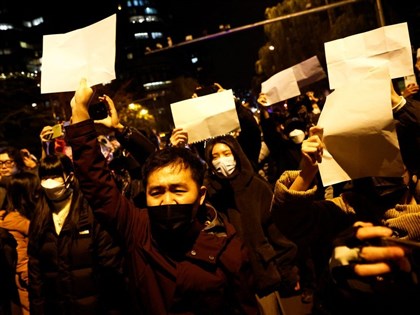 影片／中国抗议潮蔓延武汉北京成都 民众喊出反对独裁