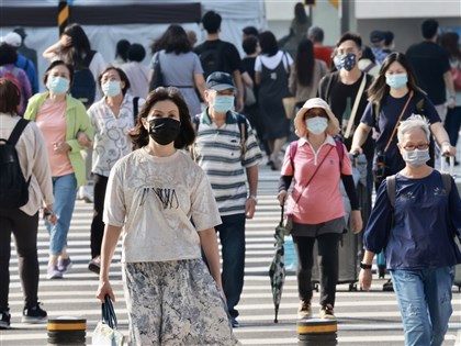 11/29本土增1萬7240例 添21死、29例中重症