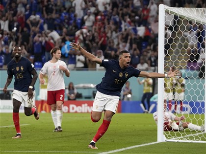 姆巴佩太會跑 波蘭前鋒笑稱要用機車才擋得住他