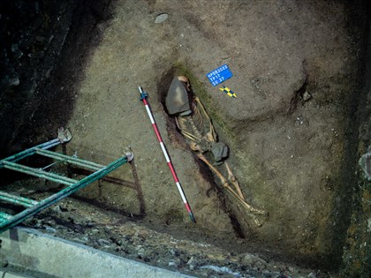 和平島考古遺址解說中心工程試掘 再發現遺骸