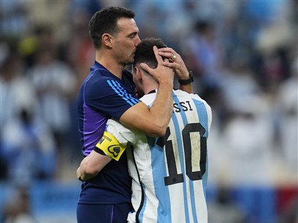 阿根廷晉級世足4強 教練斯卡洛尼與梅西相知相惜共創紀錄