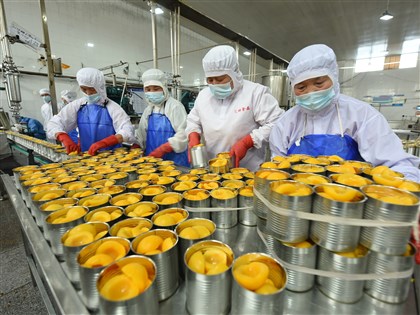 中國防疫急轉彎全民囤藥 黃桃罐頭也掀搶購潮