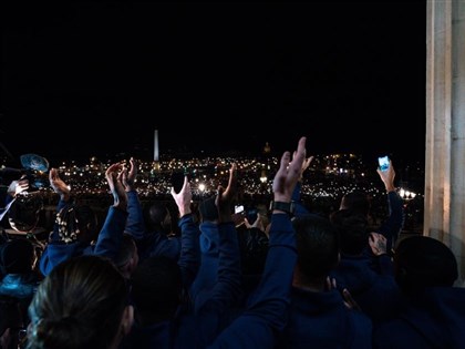 5萬球迷湧協和廣場打氣 法國隊前鋒：溫暖我們的心[影]