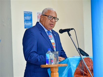 斐济总理拒认败选后部署军队 引发军事介入疑虑