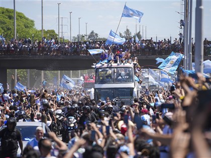 姆巴佩爭議發言後遭阿根廷球迷羞辱 法財長斥沒品