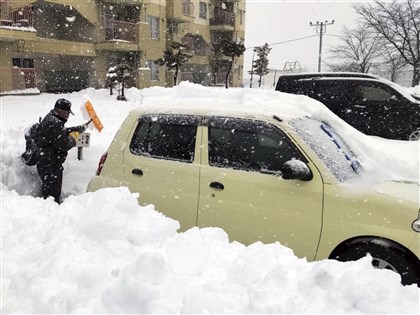 兩波寒流襲日本釀14死87傷 北海道近2萬家戶停電