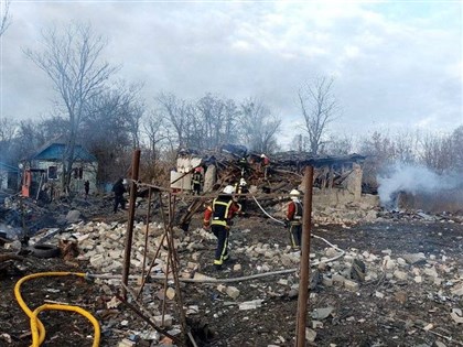 俄空襲釀3死多地停電 烏克蘭嚴寒中準備迎新年
