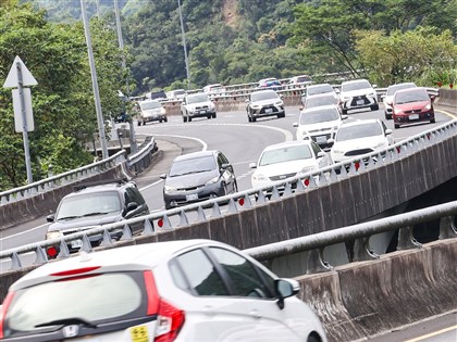 國道上午大致順暢 留意6地雷路段