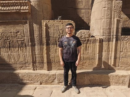 台灣影人陳炫劭購入逼真物件遭拘 埃及正辨識是否為古物