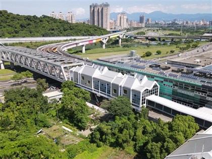 專題／安坑輕軌設計融合自然生態 盤點車廂站體設計亮點