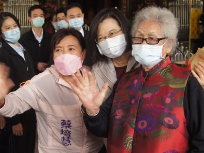 蔡總統：台美貿易倡議談判如成功 農產品優先輸美