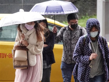 寒流來襲北台灣入夜下探6度 山區有機會降雪