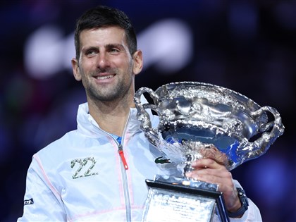 喬科維奇重返澳網奪冠激動落淚：此生最重大勝利