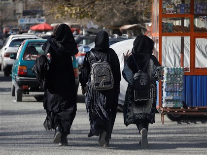 塔利班剥夺人权新措施 阿富汗女性禁止报考大学