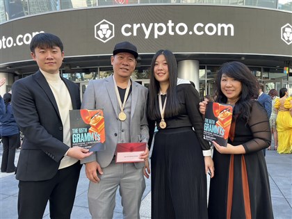 蕭青陽拚18年奪葛萊美「愛音樂的瘋子」每天跑回收場撿CD[影]