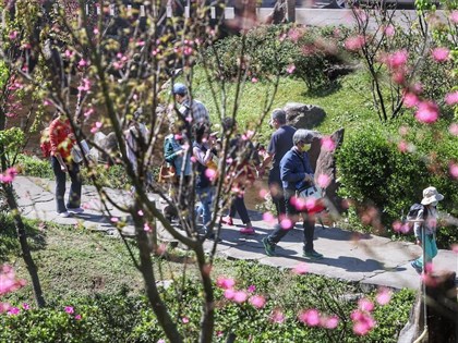 西半部防濃霧 吳德榮：13日傍晚氣溫驟降轉濕冷