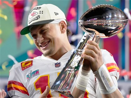 馬霍姆斯率酋長NFL超級盃稱王 帶傷仍2度助隊友達陣奪MVP