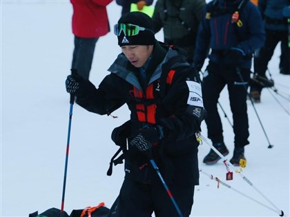 陳彥博克服失溫育空極地賽完賽 抵達終點線大秀地板動作慶祝