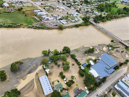 熱帶氣旋紐西蘭8人喪命 萬人流離失所多城鎮停電缺飲用水