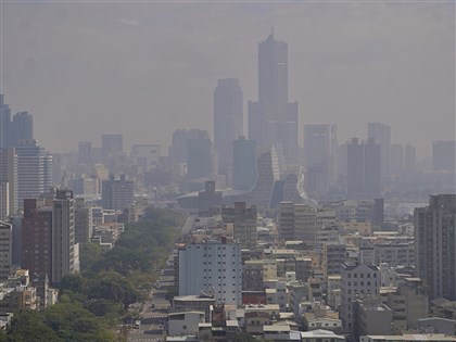 早安世界》今中午起北部轉涼有雨 中國霾害南下西部空氣品質亮橘燈