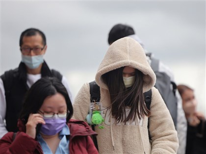 早安世界》今明桃園以北最低溫不到10度 連假首日國道7路段易塞車