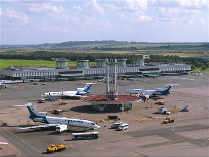 俄聖彼得堡機場一度關閉 媒體指空中出現不明物