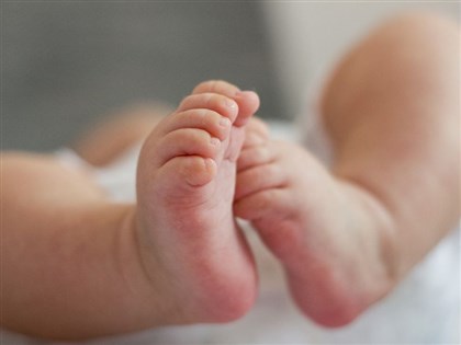 日本少子化加速 2022出生人數提前11年跌破80萬