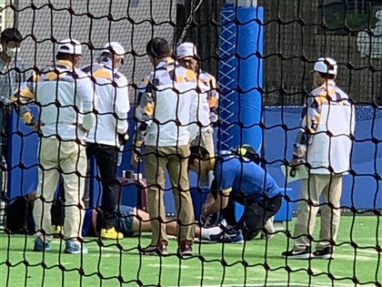 全中運網球選手滑倒受傷退賽 竹縣府改善場地