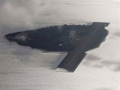 南海緊張情勢升溫 菲稱目擊中艦艇民兵船隊中業島附近徘徊