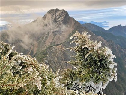 玉山冬季均溫3.03度史上第3暖 首次沒下雪